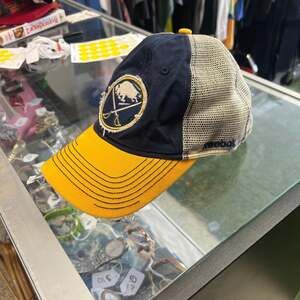 Buffalo Sabres NHL Reebok Face Off Mesh Trucker Hat Snapback